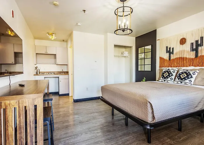Apartment Retreat Cozy For 2 Tolleson
