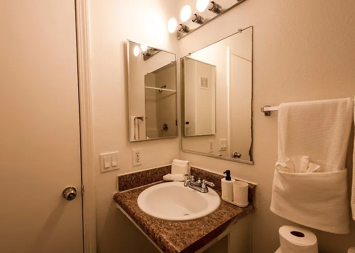 Retreat Cozy For 2 Apartment